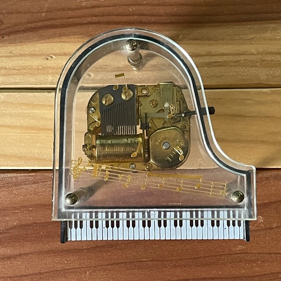 Sanyko Accents Vintage Lucite Grand Piano Music Box Hong Kong